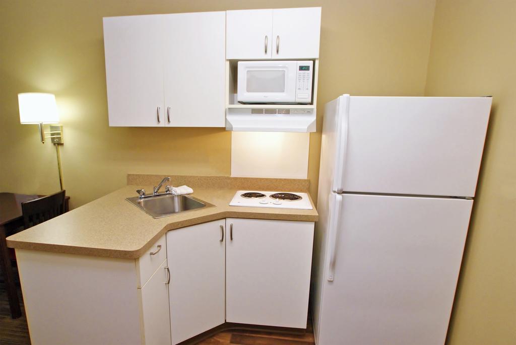 Extended Stay America Select Suites - Milwaukee - Waukesha Dış mekan fotoğraf