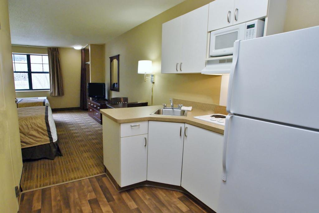 Extended Stay America Suites - Milwaukee - Waukesha Dış mekan fotoğraf